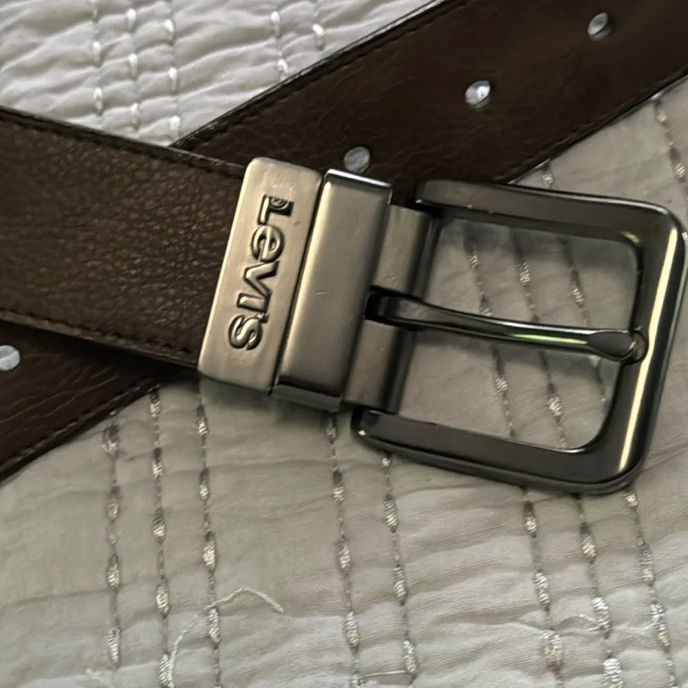 Levi’s Men’s Belt. Like New - Picture 2 of 10